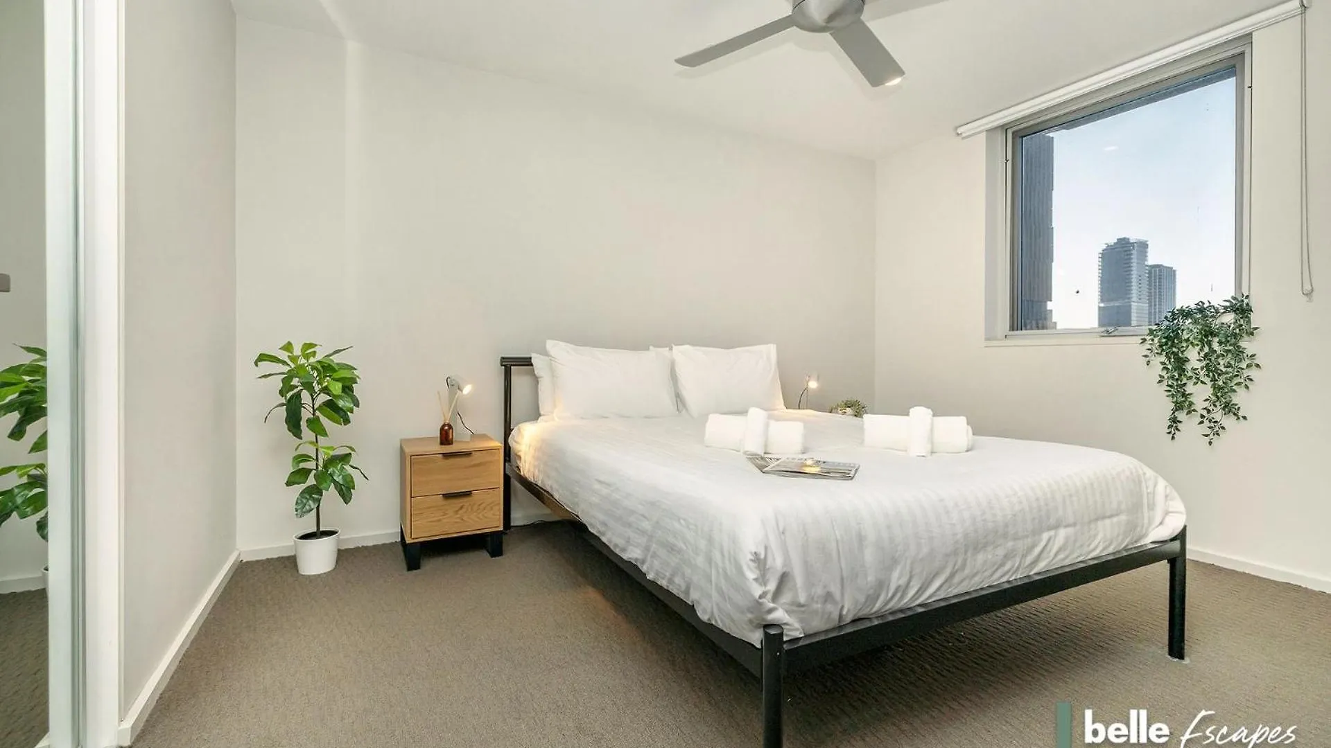 2 Bedroom Apartment With Car Parking In City East Adelaide