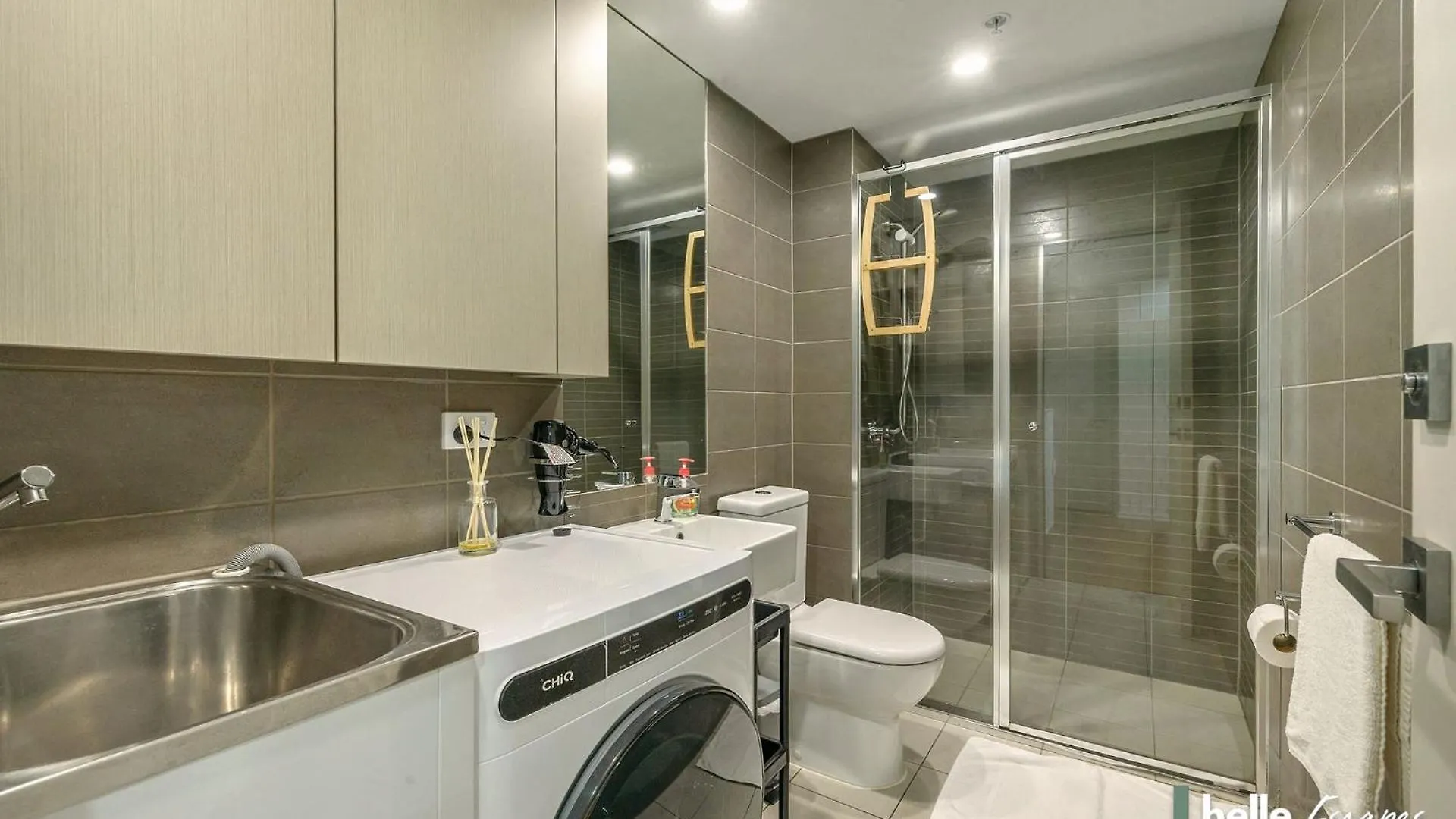 2 Bedroom Apartment With Car Parking In City East Adelaide 0*,